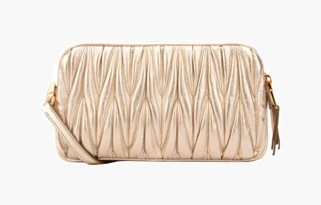 Сумки Miu Miu Matelassé Logo Shoulder Bag «Gold» 