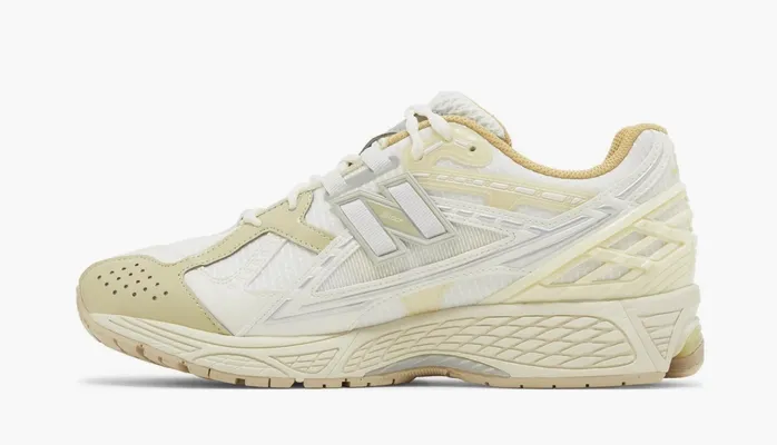 Кроссовки New Balance 1906U «Lunar New Year - Sea Salt» кремовый