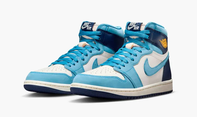 Кроссовки Air Jordan 1 Retro High OG Wmns «First in Flight» синий