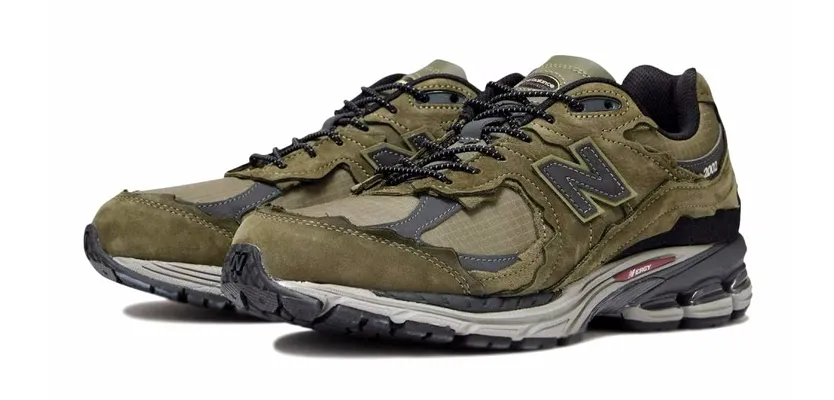 Кроссовки New Balance 2002R «Protection Pack - Dark Moss» зеленый