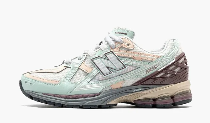 Кроссовки New Balance 1906U «Clay Ash» зеленый