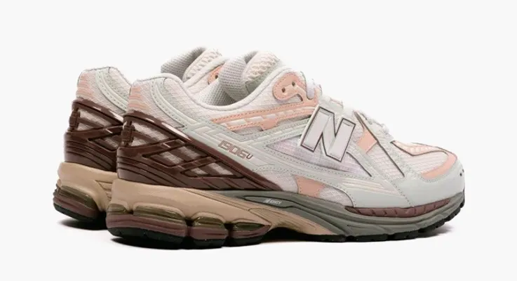 Кроссовки New Balance 1906U «Clay Ash» зеленый