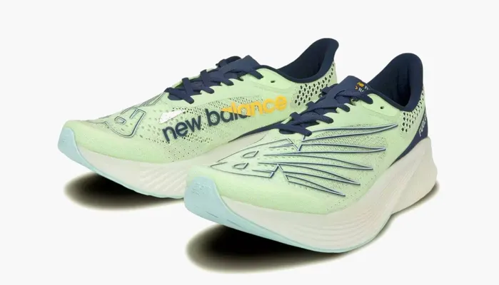 Кроссовки New Balance FuelCell RC Elite v2 «Vibrant Spring Glo» зеленый