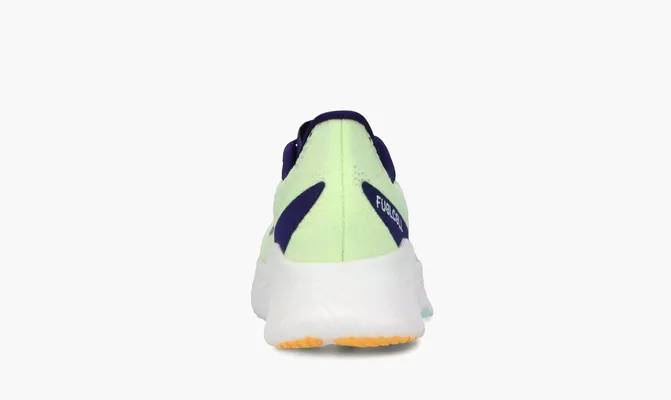 Кроссовки New Balance FuelCell RC Elite v2 «Vibrant Spring Glo» зеленый
