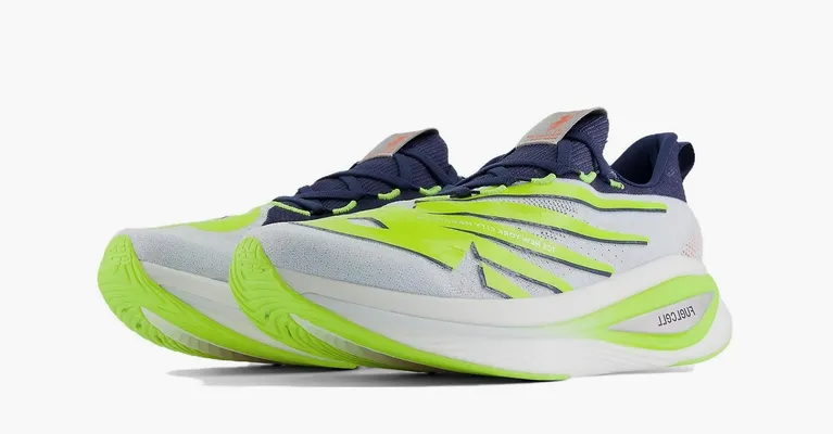 Кроссовки New Balance FuelCell SuperComp Elite v3 «TCS NYC Marathon 2023» зеленый
