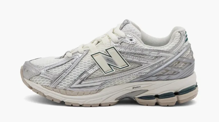 Кроссовки New Balance 1906R «Silver Metallic Cream» серебряный