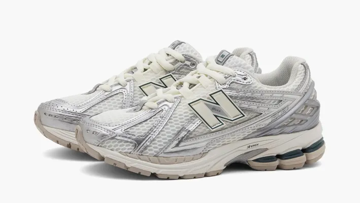 Кроссовки New Balance 1906R «Silver Metallic Cream» серебряный