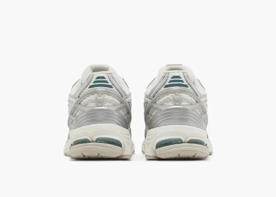 Кроссовки New Balance 1906R «Silver Metallic Cream» серебряный