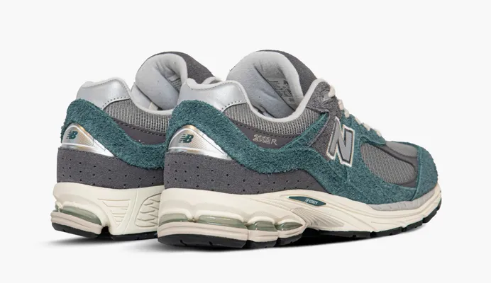 Кроссовки New Balance 2002R «New Spruce Magnet» зеленый