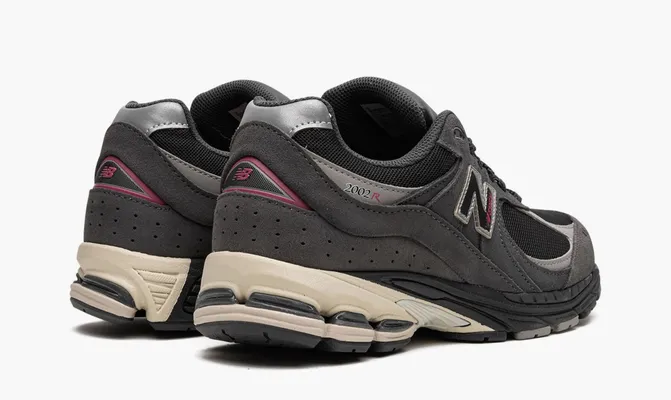 Кроссовки New Balance 2002R «Magnet Hi-Pink» серый