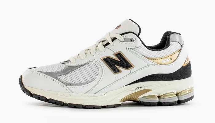 Кроссовки New Balance 2002R «White/Black/Gold» белый