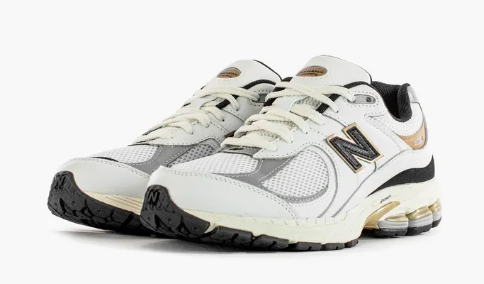Кроссовки New Balance 2002R «White/Black/Gold» белый