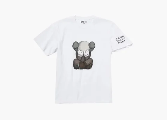 Одежда Kaws x Uniqlo Tokyo First Mori Arts Gallery Exclusive Tee T-Shirt «White» белый