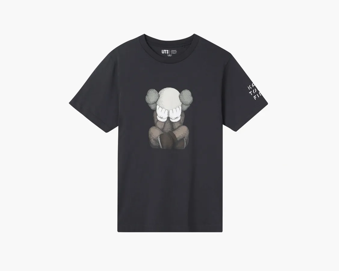 Kaws x Uniqlo Tokyo First Tee «Dark Grey»