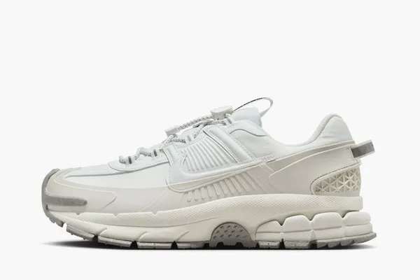 Кроссовки Nike Zoom Vomero Roam WMNS «Summit White» белый