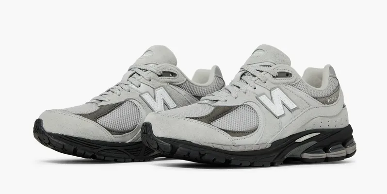 Кроссовки New Balance 2002R «Grey Black» JD Exclusive серый