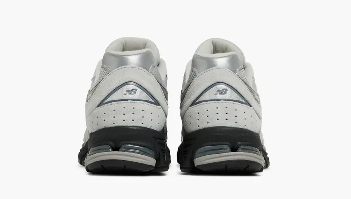 Кроссовки New Balance 2002R «Grey Black» JD Exclusive серый