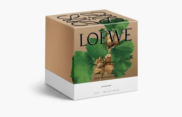 Парфюмерия Loewe Small Scented Candle «Roasted Hazelnut» черный