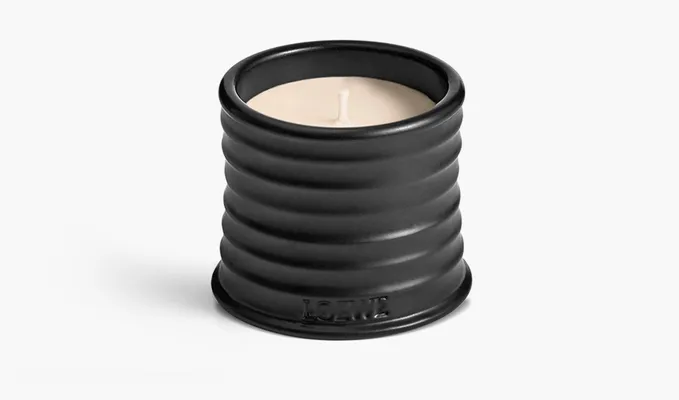 Парфюмерия Loewe Small Scented Candle «Roasted Hazelnut» черный