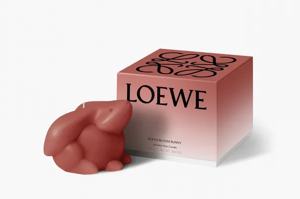 Парфюмерия Loewe Rabbit Candle «Peach Bloom Bunny» красный