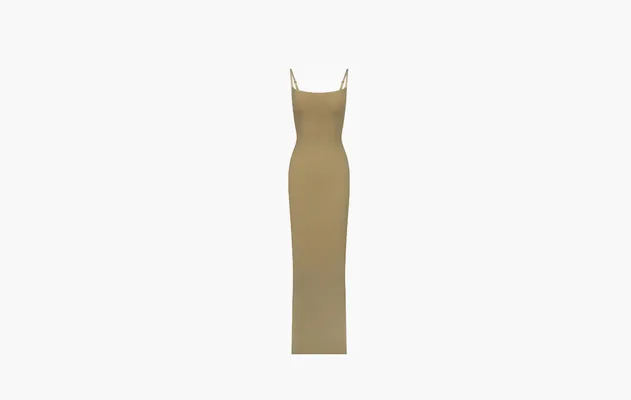 Одежда SKIMS Soft Lounge maxi jurk met ribstructuur «KHAKI» зеленый