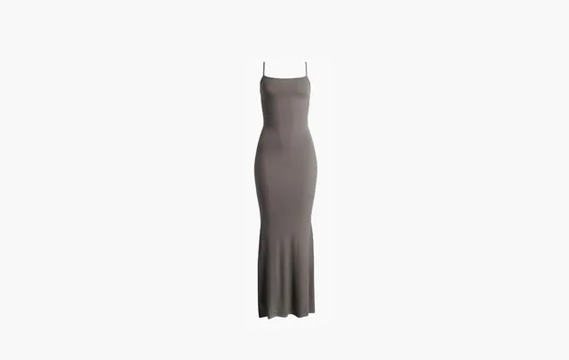 Одежда SKIMS Soft Lounge maxi jurk met ribstructuur «Gunmetal/Bronze» коричневый