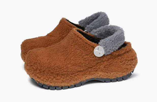 Crocs x Lil Nas Classic Mega Crush Crocs «Brown Sherpa» korichnevye