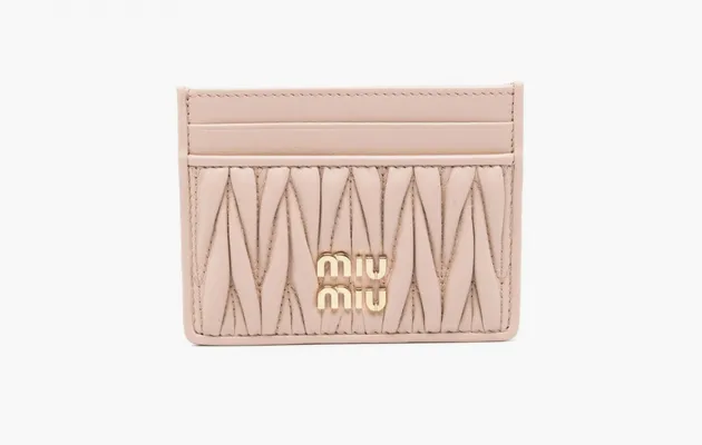  Miu Miu Matelassé Nappa Leather Card Holder «Powder Pink» rozovye