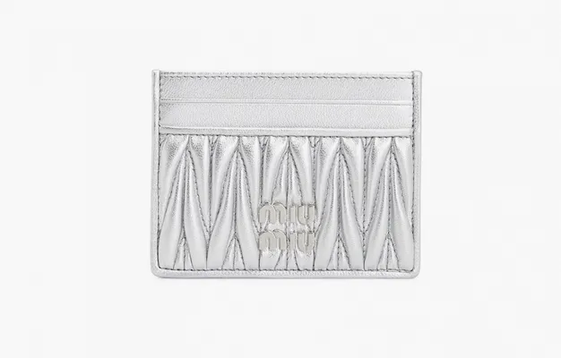  Miu Miu Matelasse Nappa Leather Card Holder «Silver» serebryanyy