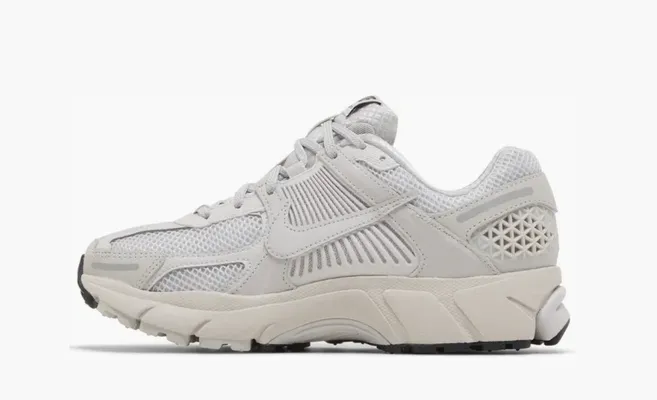  Air Zoom Vomero 5 WMNS «White Vast Grey» krasnye 