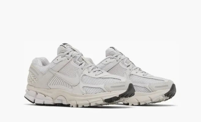  Air Zoom Vomero 5 WMNS «White Vast Grey» krasnye 