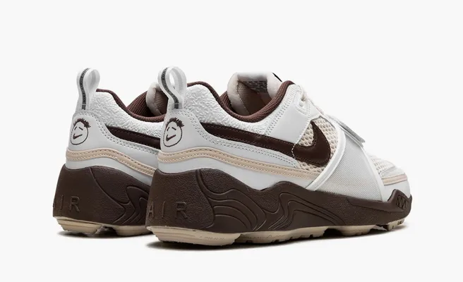  Nike Zoom Field Jaxx x Travis Scott «Light Chocolate» belye