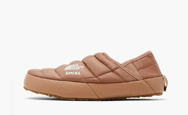 Обувь Skims x The North Face Thermoball Traction Mule 5 WMNS «Sienna» коричневый