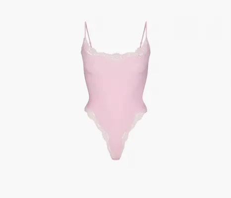  Skims Fits Everybody Lace Cami Bodysuit «Cherry Blossom» rozovye