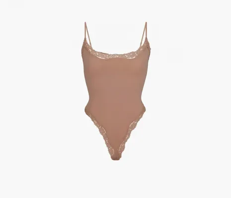 Одежда Skims Fits Everybody Lace Cami Bodysuit «Sienna» коричневый