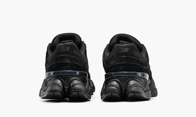 Кроссовки New Balance 9060 «Triple Black Suede» chyernye