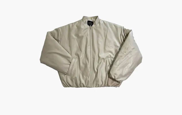 Одежда Alo Yoga Faux Leather Premier Bomber «Bone» бежевый