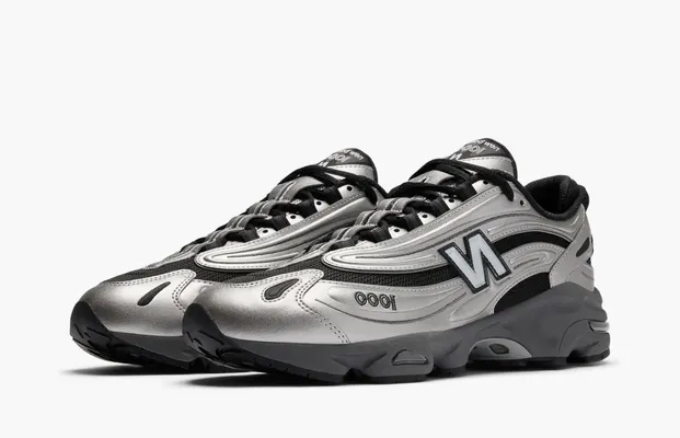  New Balance 1000 «Silver Metallic Black» serebryanyy
