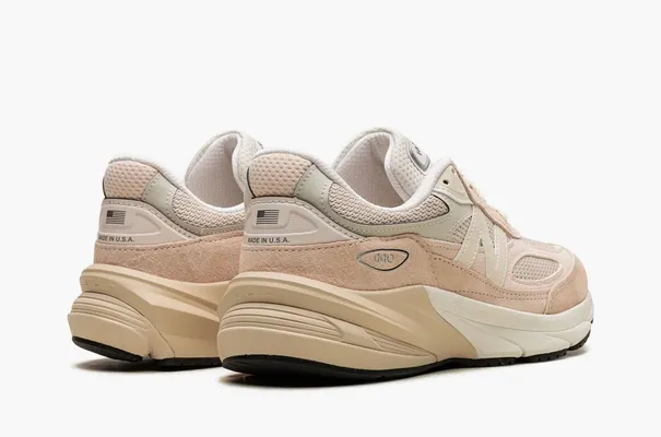 Кроссовки New Balance 990v6 x Teddy Santis Made in USA «Vintage Rose» kremovye