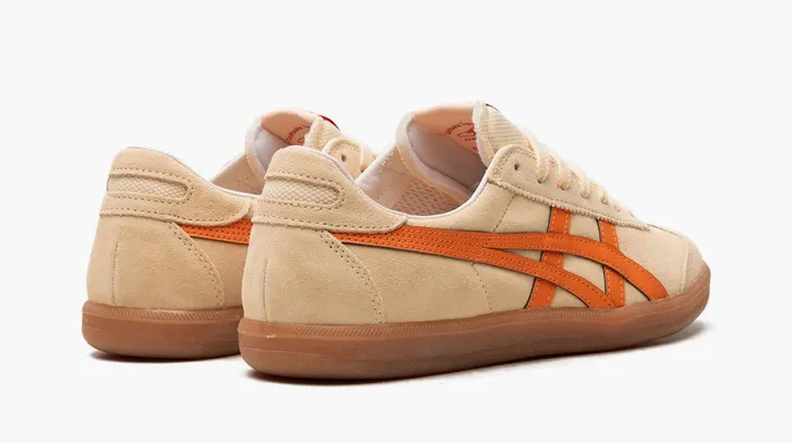  Asics Onitsuka Tiger Tokuten «Cream Orange Gum» kremovye