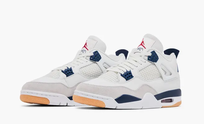 Кроссовки Nike SB x Air Jordan 4 Retro SP «Navy» belye