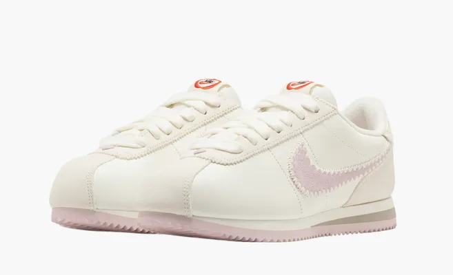 Кроссовки Nike Cortez WMNS «Valentine's Day 2025» belye
