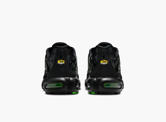  Nike Air Max Plus “Black/Green Strike” chyernye