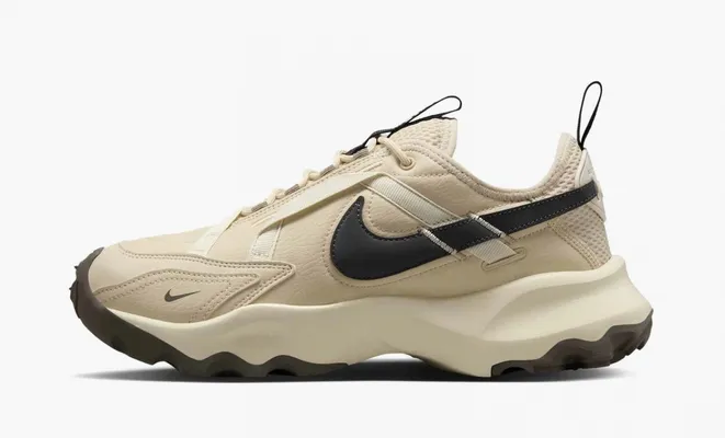 Кроссовки Nike TC 7900 WMNS «Beach Off Noir» кремовый