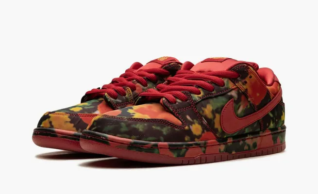 Кроссовки Nike Dunk Low SB x The Wizard of Oz «Poppy Field» krasnye 