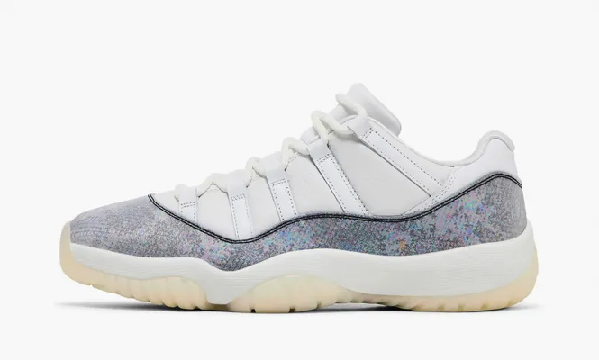  Air Jordan 11 Retro Low «Year of the Snake» belye