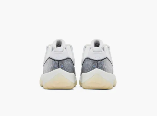  Air Jordan 11 Retro Low «Year of the Snake» belye