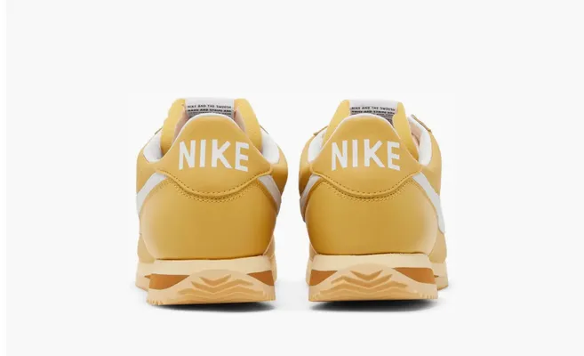 Кроссовки Nike Cortez '23 SE «Running Rabbit» zhyeltye