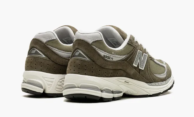Кроссовки New Balance 2002R «Green» Footlocker Exclusive zelyenye