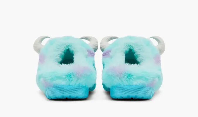  Crocs Classic Cozzzy Sandal x Monsters Inc. «Sulley» golubye
